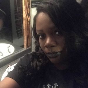 Meet your Posher, Leslie